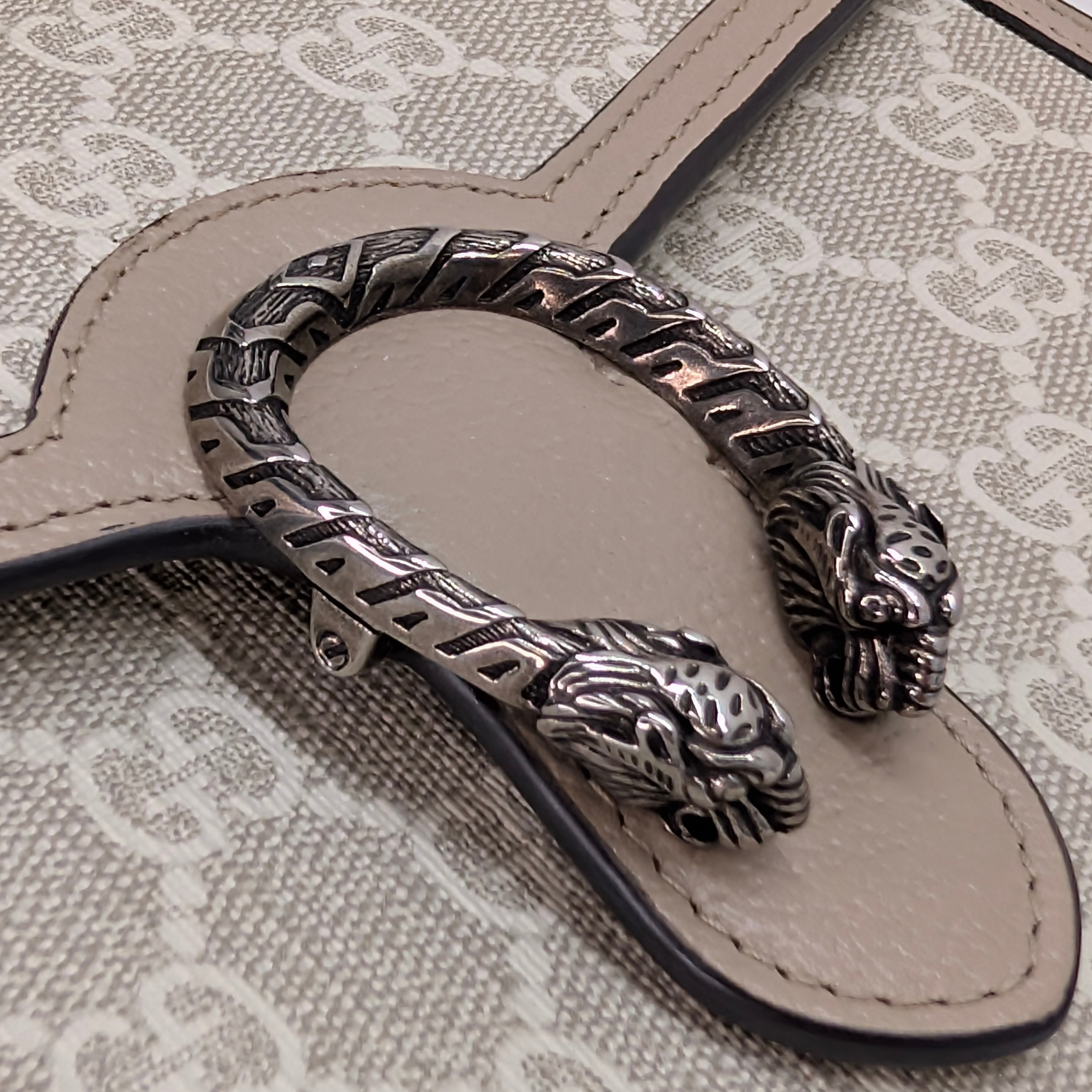 Gucci Dionysus GG Supreme Chain Wallet Beige