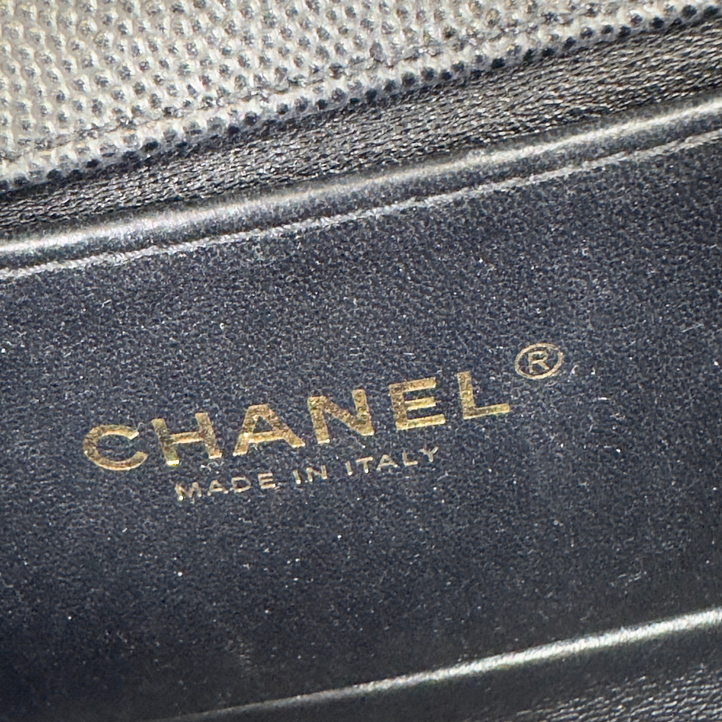 Chanel Smal Boy Bag Caviar Black GHW