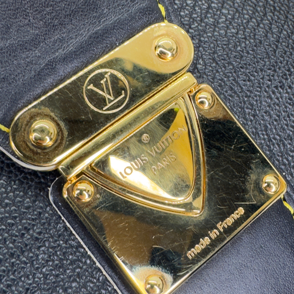 Louis Vuitton 黑色手袋